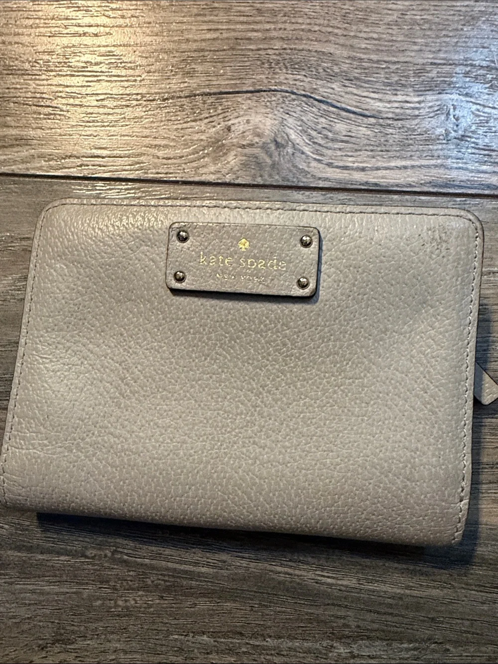 kate spade Pebbled Leather Tablet Sleeve in Light Gray with Gold Logo Plate